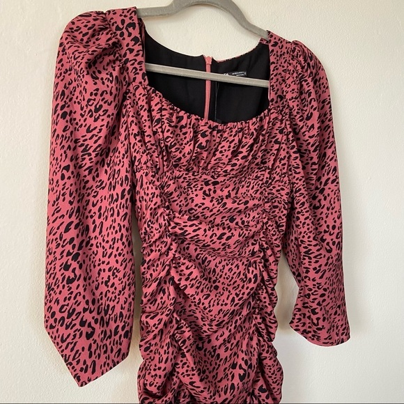 NWT Zara Pink Leopard Print Ruched Mini Dress XS - Picture 7 of 8